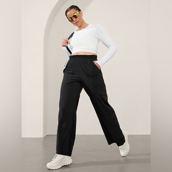 ATHLETA Trekkie High Rise Parachute Pant size 4 - Picture 4 of 10